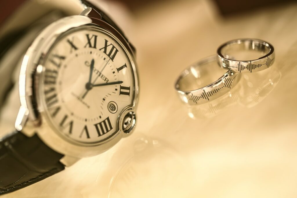 Photo Exclusive watchmaker and jewelry courses - Dive into the world of precision mechanics and gemstones